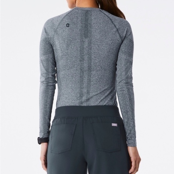 FIGS Women's Light Dark Harbor Salta Seamless - Longsleeve Underscrub XS top - Picture 2 of 9
